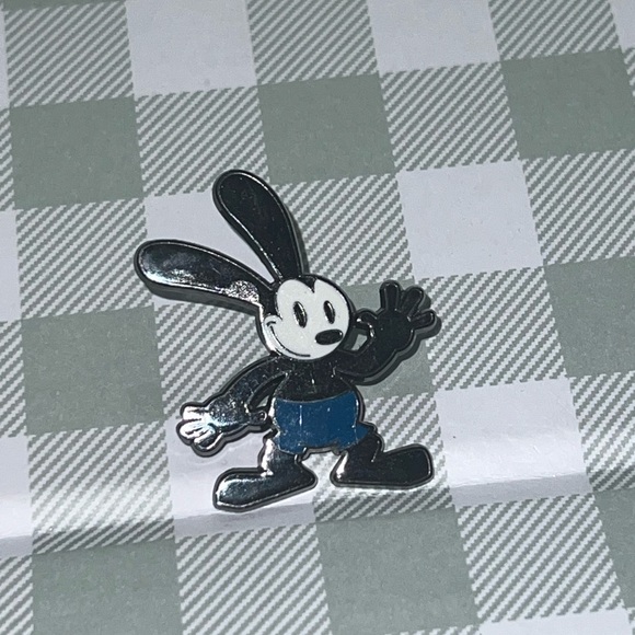 Disney Oswald the Lucky Rabbit Pin - Picture 2 of 5